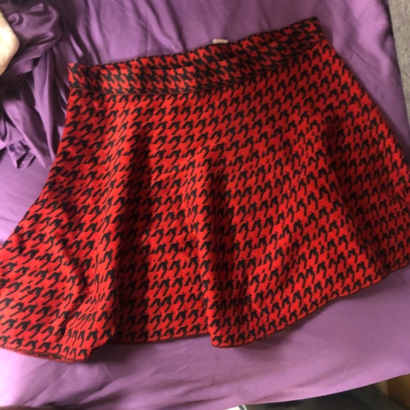 Medium sized - Picture 1 of 2